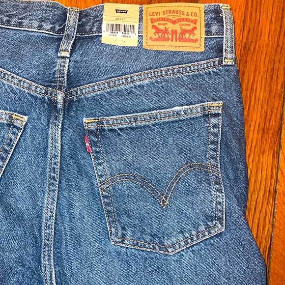 Levi Jeans (WOMEN) - Picture 6 of 6